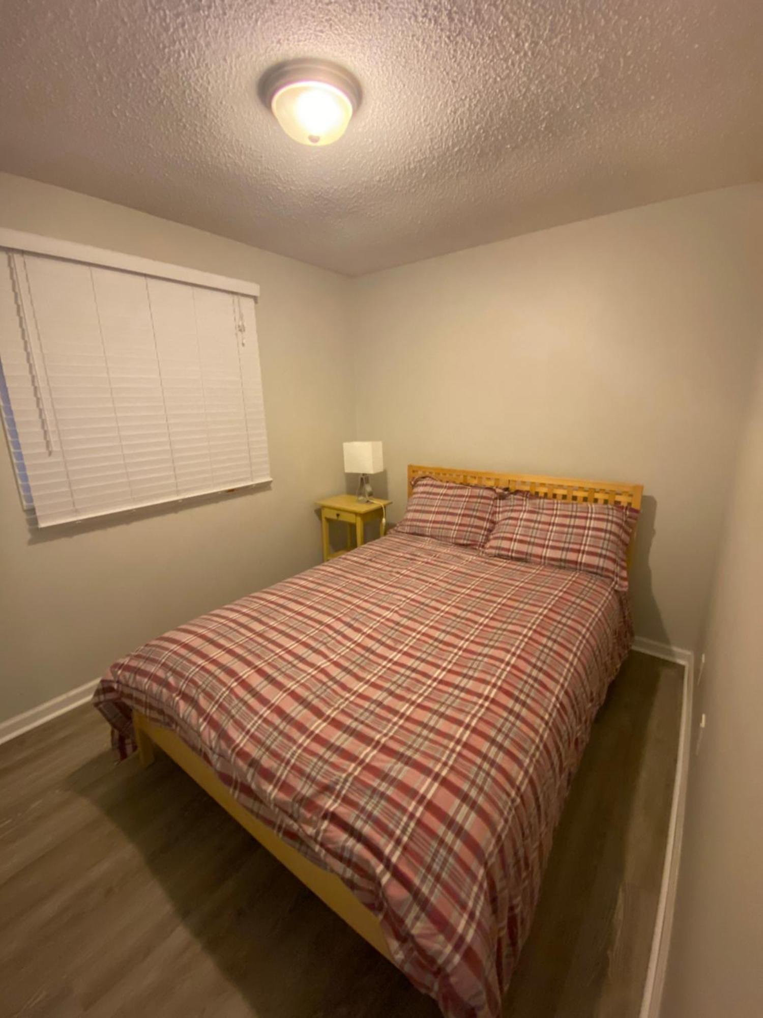 Centrally Located, Spacious Niagara Falls